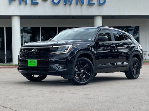 Used 2025 Volkswagen Atlas Cross Sport SEL R-Line AWD/4WD image 2