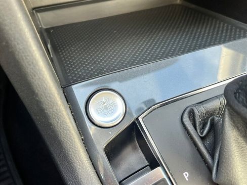 Used 2018 Volkswagen Tiguan SEL image 34