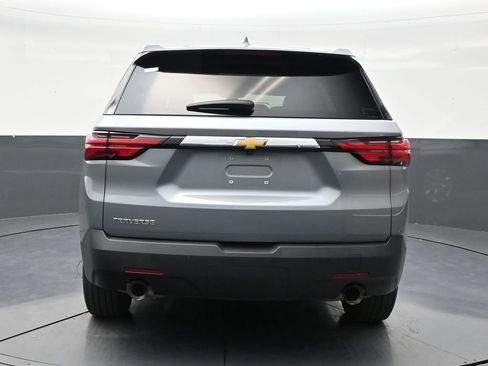 Used 2023 Chevrolet Traverse LS FWD image 4