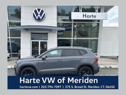 Used 2023 Volkswagen Taos SE w/ Panoramic Sunroof Package