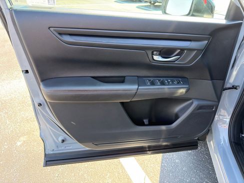 Used 2024 Honda CR-V Sport image 11