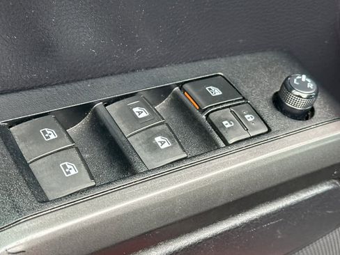 Used 2020 Toyota Tacoma TRD Sport AWD/4WD image 13