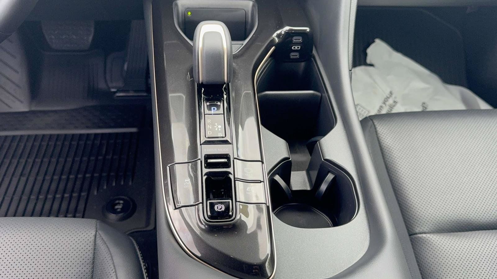 Used 2026 Toyota Crown AWD/4WD image 16