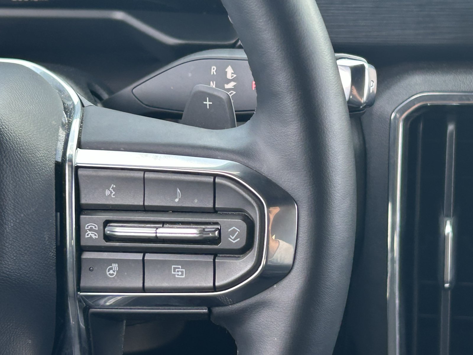 Certified 2026 GMC Acadia Elevation FWD image 23