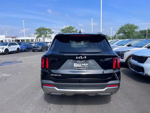 Certified 2026 Kia Sorento SX FWD image 5