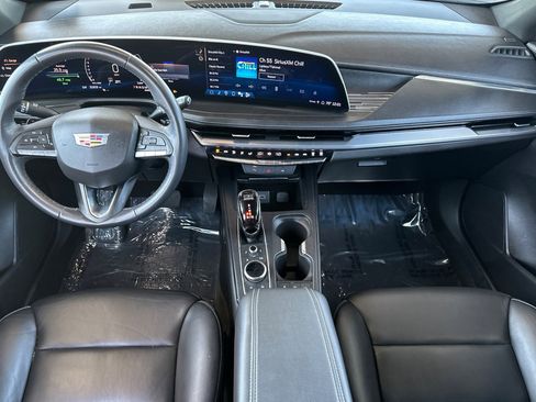 Used 2024 Cadillac XT4 Premium Luxury image 16