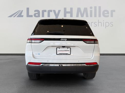 Used 2024 Jeep Grand Cherokee Limited 4xe AWD/4WD image 4