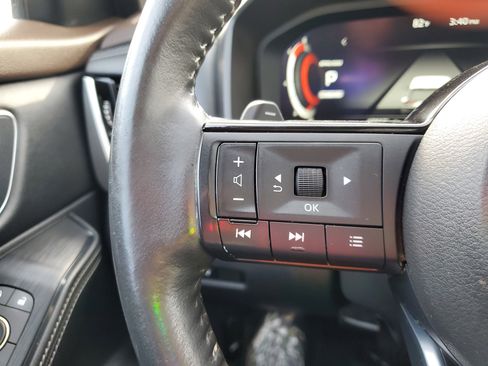 Certified 2021 Nissan Rogue Platinum image 19