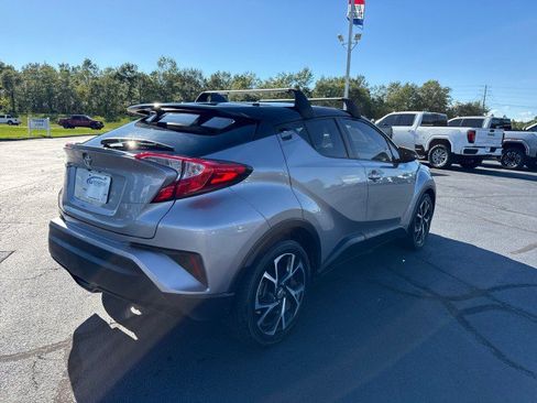 Used 2019 Toyota C-HR XLE FWD image 3