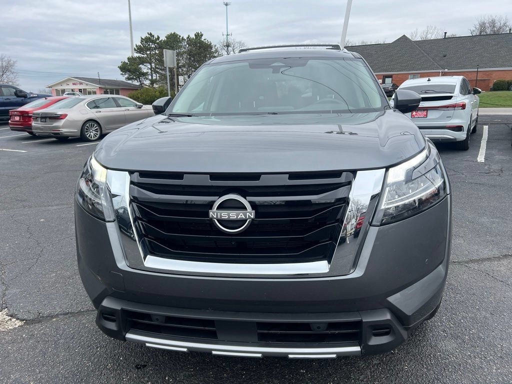 Used 2023 Nissan Pathfinder SL w/ Cargo Package AWD/4WD image 3