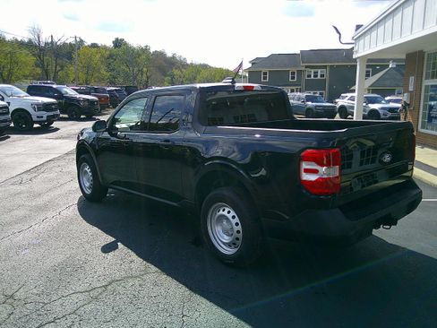 New 2025 Ford Maverick XL image 9