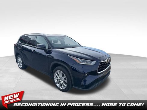 Used 2020 Toyota Highlander Limited image 1