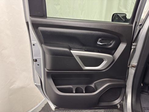 Used 2017 Nissan Titan SV image 24