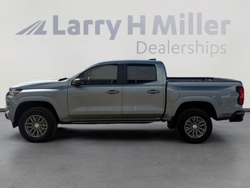 Used 2024 Chevrolet Colorado LT w/ LT Convenience Package image 2