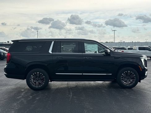 New 2026 GMC Yukon XL Elevation w/ Elevation Premium Package AWD/4WD image 7