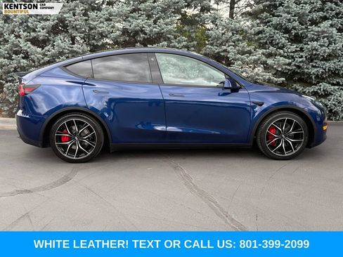 Used 2023 Tesla Model Y Performance AWD/4WD image 10