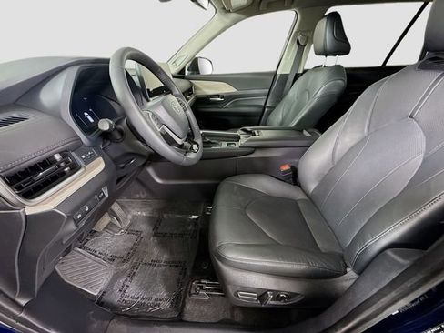 Certified 2025 Toyota Grand Highlander FWD image 20