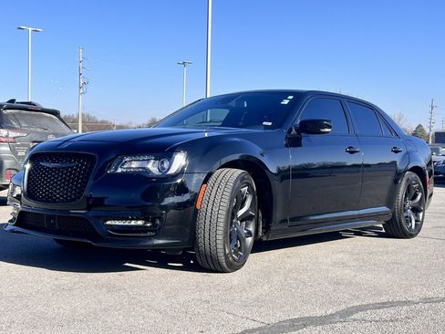 Used 2023 Chrysler 300 S w/ Comfort Group image 3