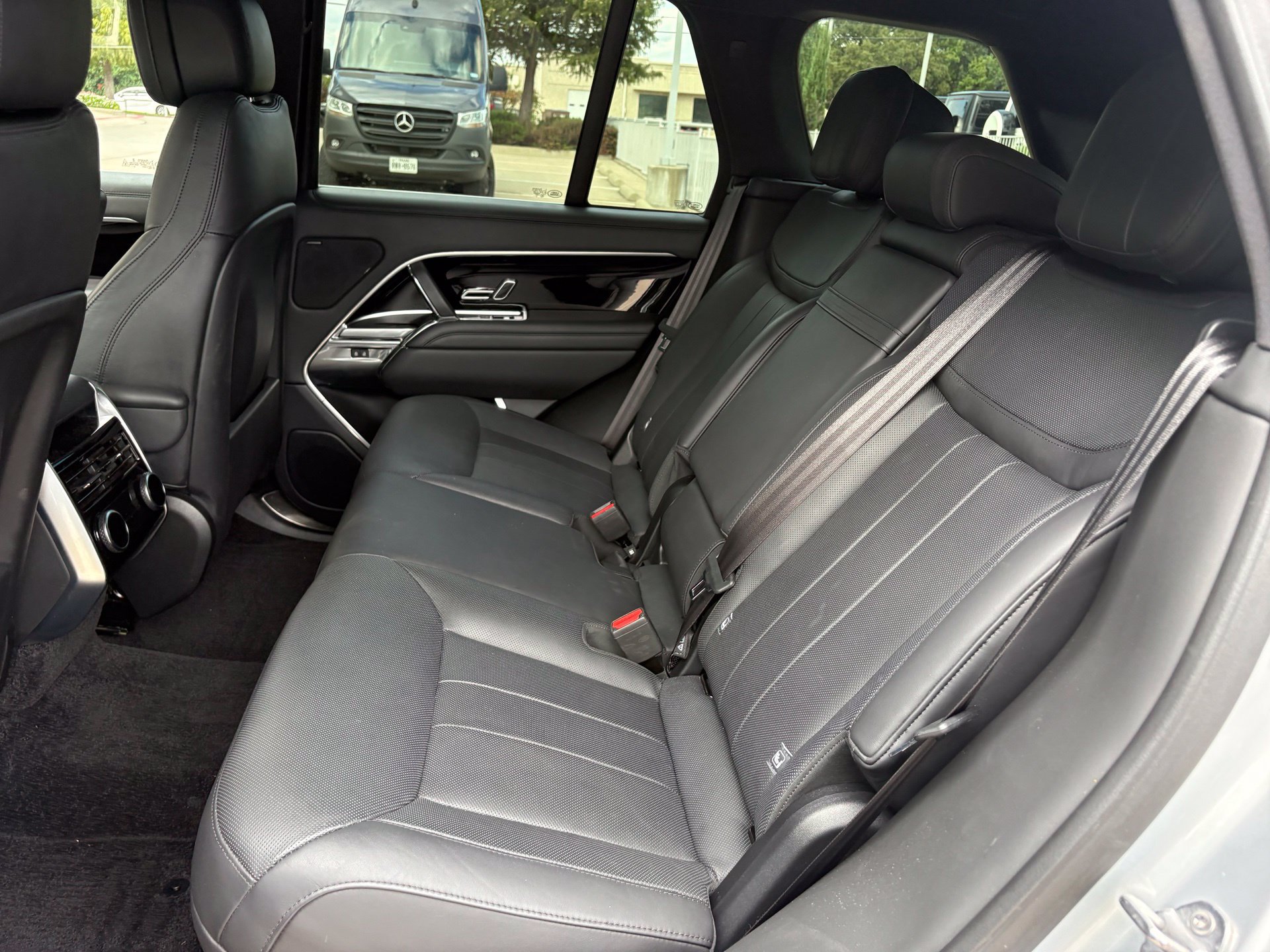 Used 2023 Land Rover Range Rover SE AWD/4WD image 6