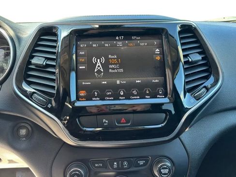 Used 2019 Jeep Cherokee Limited AWD/4WD image 16