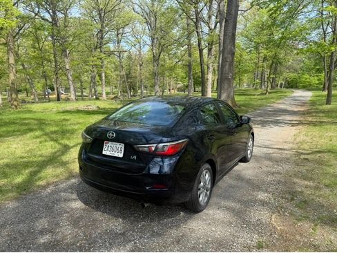 Used 2016 Scion iA image 10