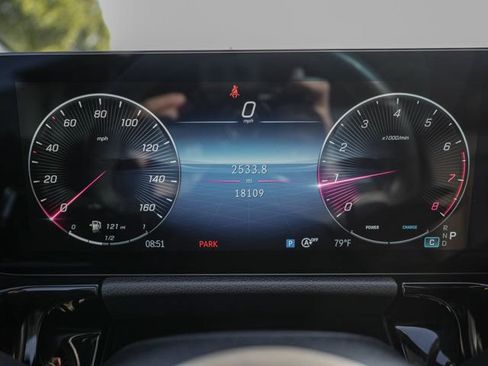 Certified 2025 Mercedes-Benz GLA 250 4MATIC image 20