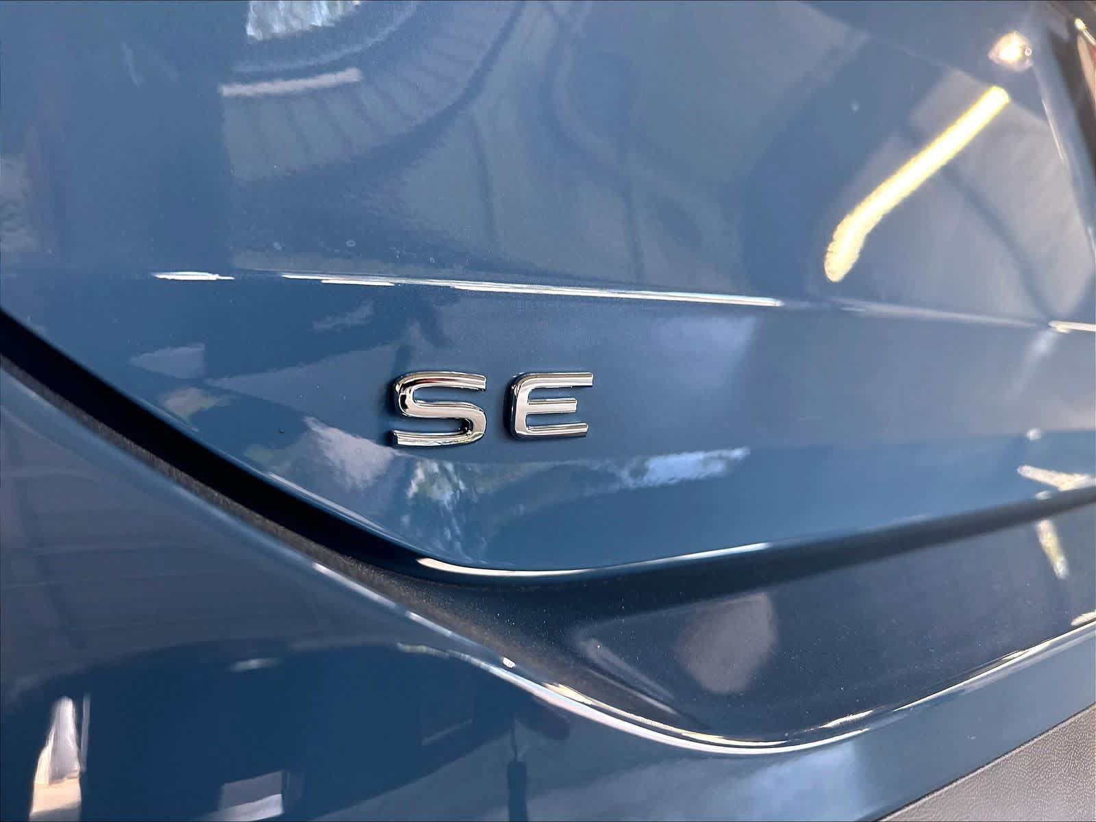 New 2026 Volkswagen Tiguan SE FWD image 8