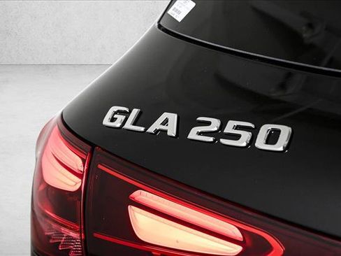Used 2026 Mercedes-Benz GLA 250 4MATIC image 4