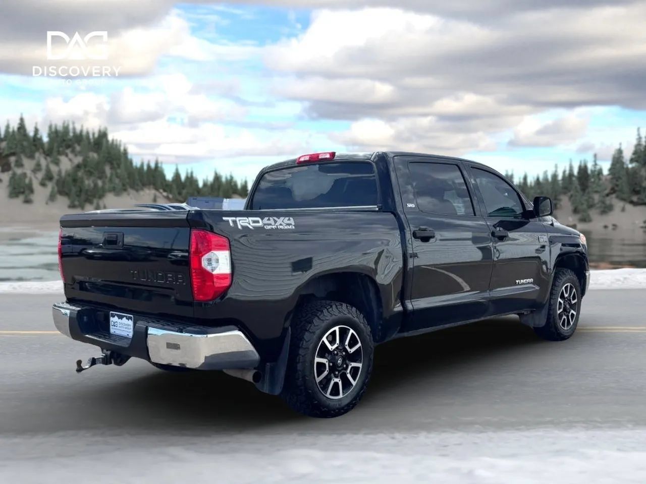 Used 2015 Toyota Tundra SR5 w/ TRD Off Road Package AWD/4WD image 3