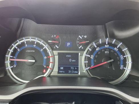 Used 2016 Toyota 4Runner SR5 AWD/4WD image 33