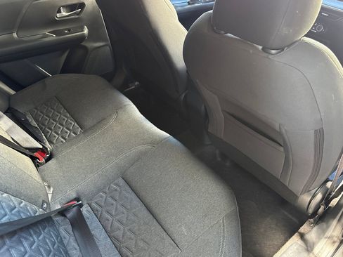 Used 2025 Nissan Kicks SV AWD/4WD image 31