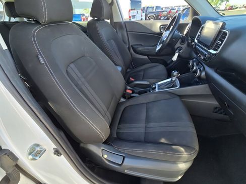 Used 2020 Hyundai Venue SEL w/ Convenience Package image 19
