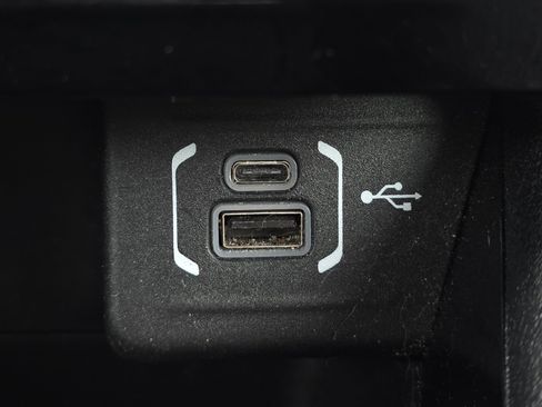 Used 2024 Jeep Compass Trailhawk image 16