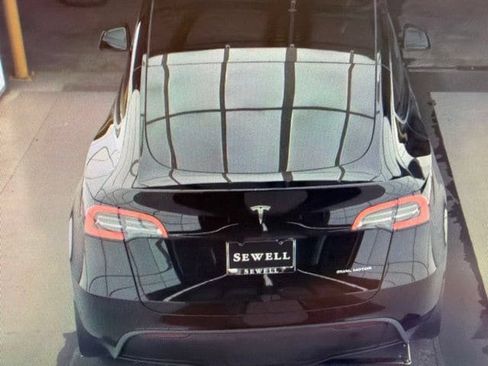 Used 2023 Tesla Model Y Long Range AWD/4WD image 11
