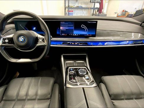 Used 2024 BMW i7 eDrive50 RWD image 12