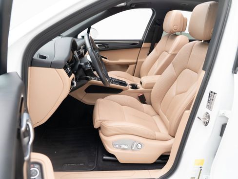 Certified 2019 Porsche Macan image 17