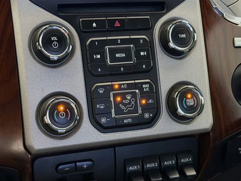 Used 2015 Ford F350 Lariat w/ Lariat Ultimate Package AWD/4WD image 10