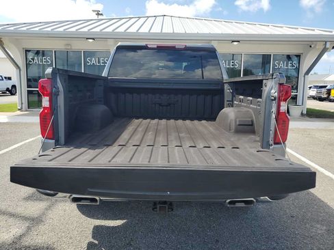 Used 2022 Chevrolet Silverado 1500 LT w/ Z71 Off-Road Package AWD/4WD image 5