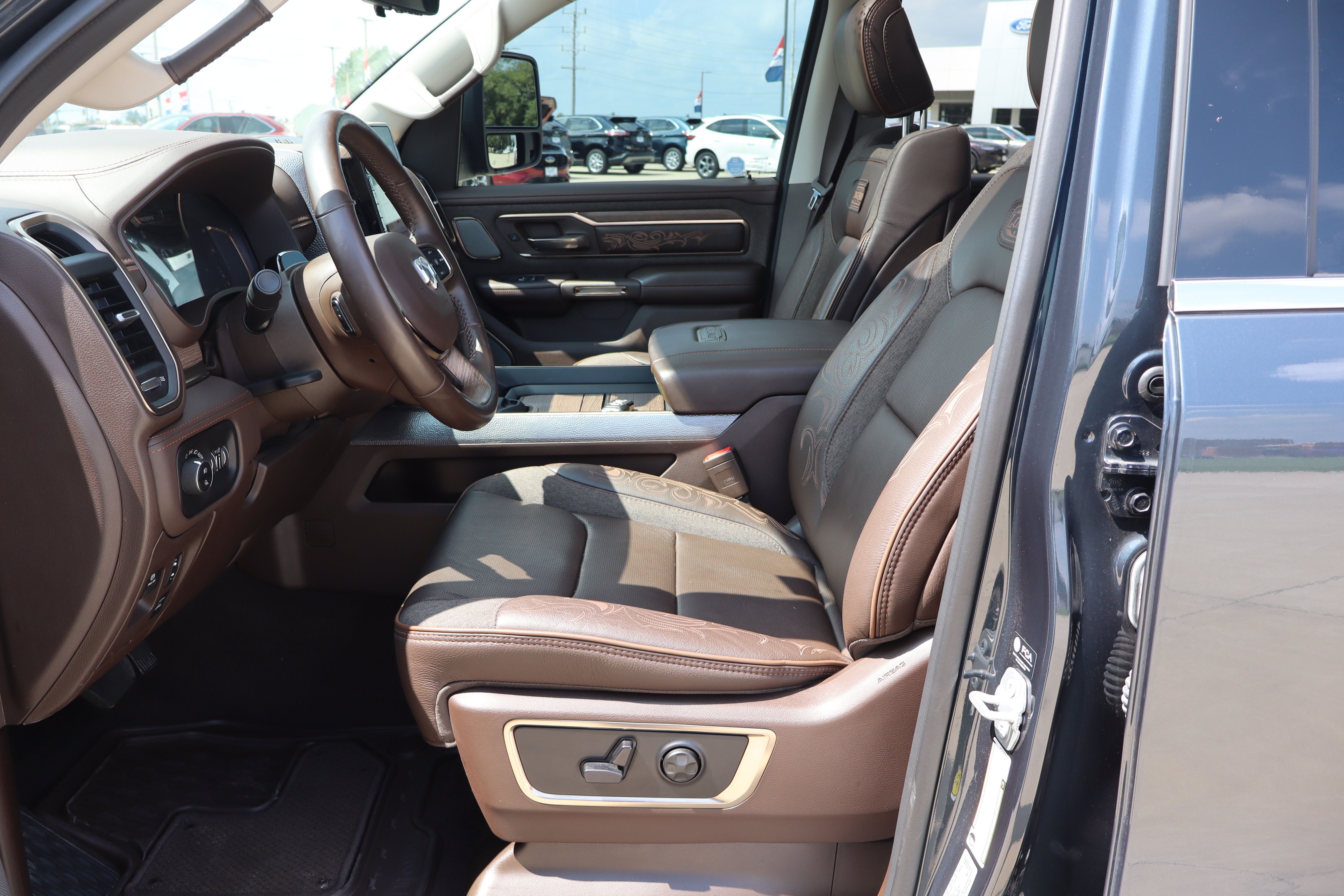 Used 2026 RAM 1500 Limited w/ Trailer Tow Group AWD/4WD image 9