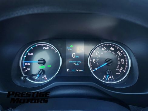 Used 2021 Toyota RAV4 XLE w/ Convenience Package AWD/4WD image 18