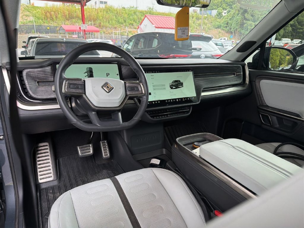 Used 2022 Rivian R1T Launch Edition AWD/4WD image 7