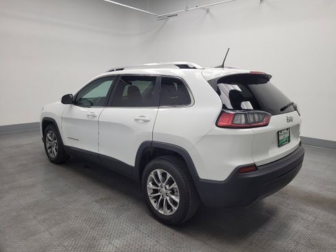 Used 2019 Jeep Cherokee Latitude Plus image 3
