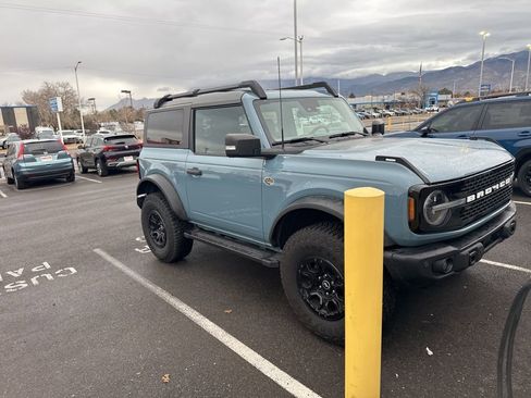 Used 2023 Ford Bronco Wildtrak image 3