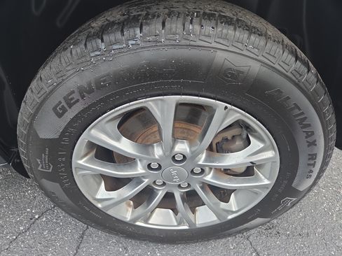 Certified 2020 Jeep Cherokee Latitude Lux w/ Comfort/Convenience Group AWD/4WD image 12