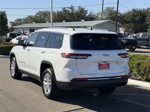 Used 2023 Jeep Grand Cherokee L Laredo image 5