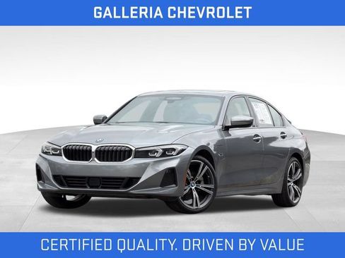 Used 2023 BMW 330e xDrive w/ Premium Package AWD/4WD image 2