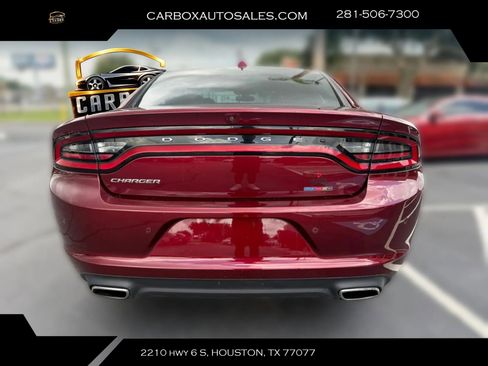 Used 2023 Dodge Charger SXT RWD image 4