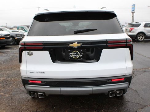 New 2026 Chevrolet Traverse LT w/ Sun and Wheel Package image 8