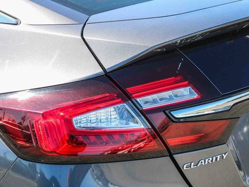 Certified 2019 Honda Clarity Plug-In Hybrid image 7