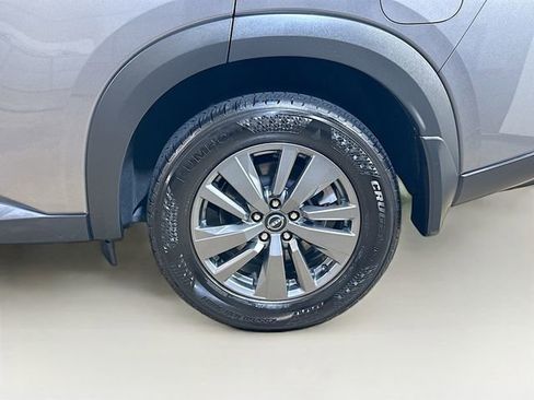 Used 2024 Nissan Pathfinder S image 5